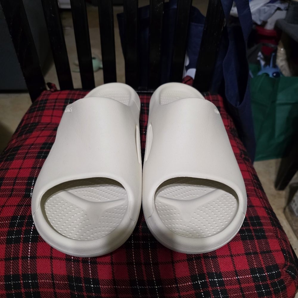 CROCS Off-White Slide Sandals Perfec Conditions Size 12